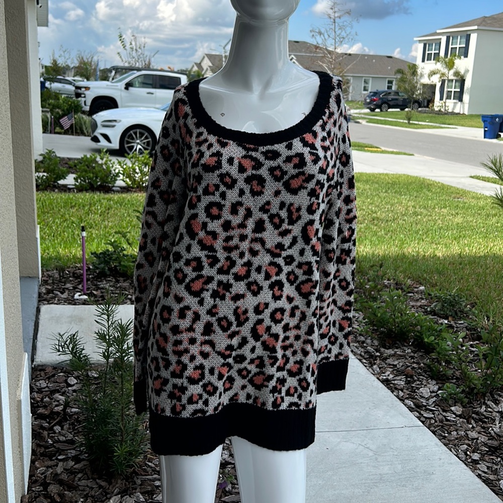 KIRRA OVERSIZED SWEATER TOP SIZE XS NWT
